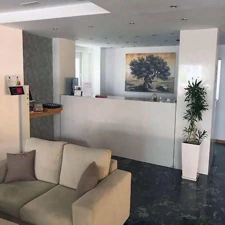 Mimosa Hotel apartamentowy 2*